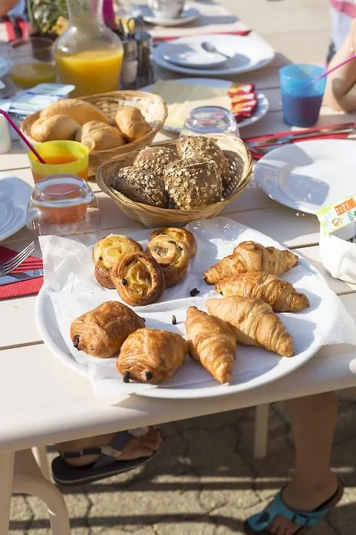 Camping Rcn Val De Cantobre Francie